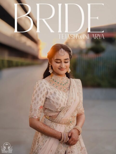 A beauty that needed no words,
just a moment to be remembered 🤍

MUA: @maneesh_katam 
Decor: @popandshineevents 
Jewellery: @manadiamonds 
Venue: @snrconventionsandresort 
Shot by: @shriyak
.
.
#bridesofhyderbad #engagement #telugubrides #weddingphotographer #pelli