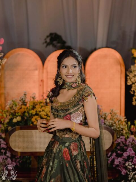 Green was definitely Nikhila’s colour ✨
In her beautiful lehenga, soaking in every little bit of her mehendi day.
.
.
#mehendi #mehendiceremony #weddingphotographer #mehendiphotography #bridalmehendi