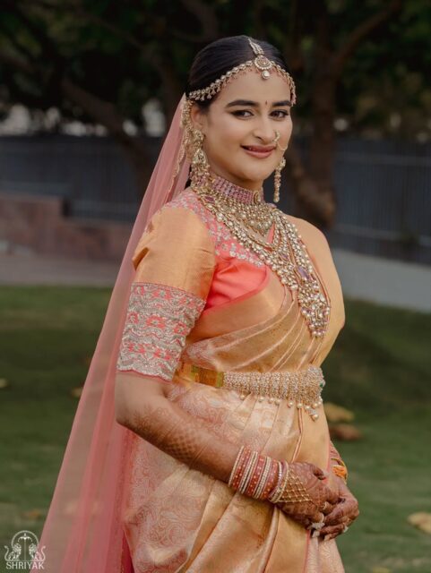 She wore tradition so beautifully, but it was her smile that stole the frame ✨

Aarya, radiant in every way, on a day she’ll always remember. 

MUA - @maneesh_katam
Decor - @kaluvaevents
Jewellery - @manadiamonds
Venue - @snrconventionsandresort
.
.
.
.
[Shriyak Wedding Photographer, Wedding Outfits, Pelli Roju, Telugu Wedding, Bride & Groom, South Indian wedding, South Indian Bride & Groom, South indian wedding decor, Pellikuturu, Pellikoduku, Pellikuturu jewellery, bridal makeup, luxury wedding, big fat Indian wedding]

#shriyak #wedding #weddingphotography #teluguweddings #bride
