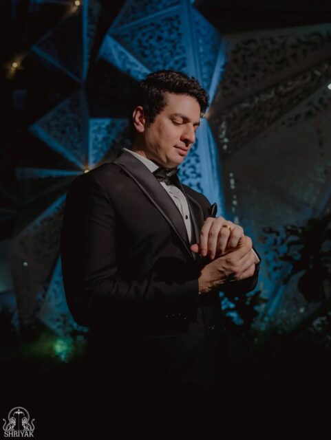 In the midst of all the celebration,
a moment of stillness 🤍

#GroomPortraits #TheGroom #WeddingPhotography
#PortraitPhotography #WeddingMoments
ShriyakPhotography SouthIndianGroom