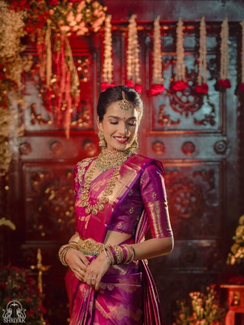 Some moments deserve to be remembered exactly as they felt 💫
Nikhila's Pellikuthuru was a beautiful reminder that the most meaningful celebrations are the ones shared with the people who matter most.
MUA: @cynthia_glamhouse @bridesofcynthia
#Pellikuthuru #NikhilaPellikuthuru #TeluguWedding #SouthIndianWedding #WeddingTraditions ShriyakPhotograph